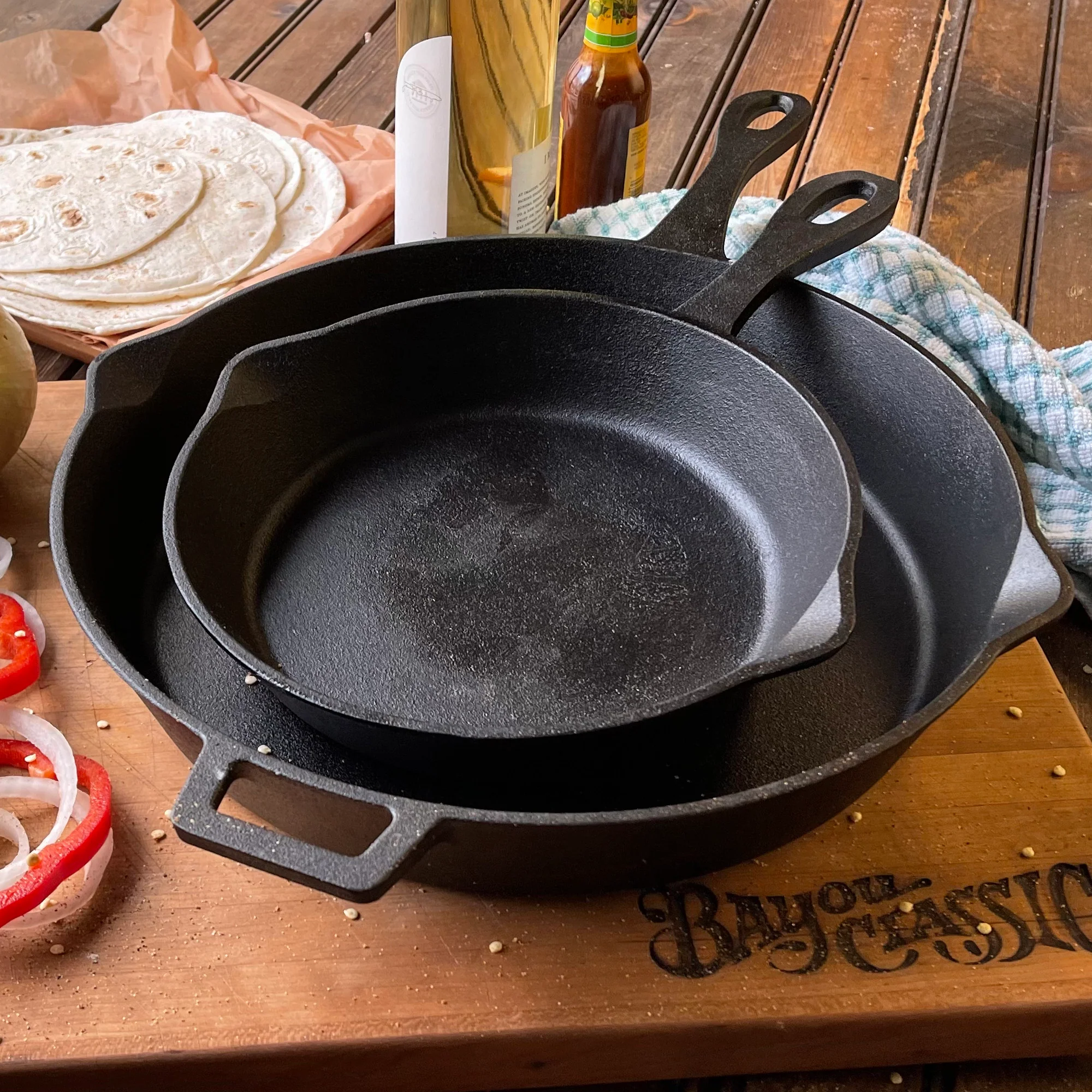 10-in and 14-in Cast Iron Skillet Set - Image 3