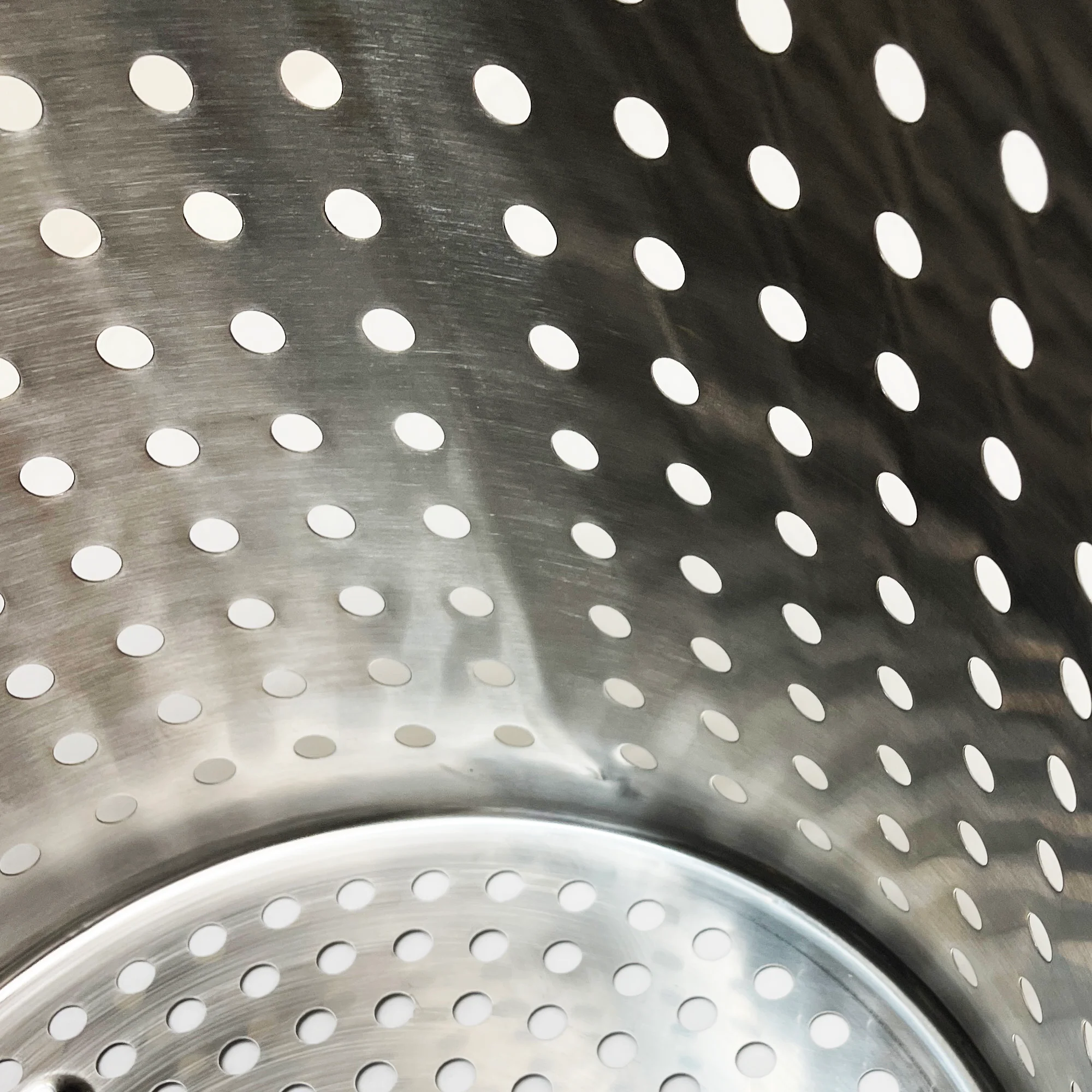 24-qt Stainless Stockpot with Lid and Basket - Image 3