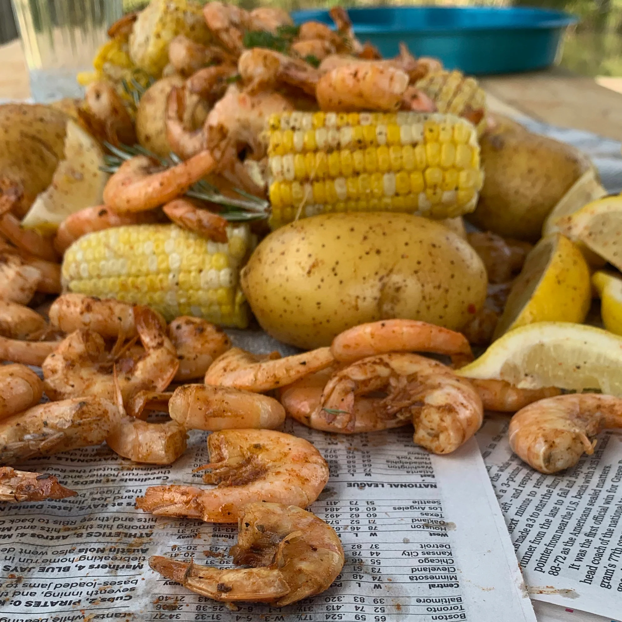 24-qt Stainless Stockpot with Lid and Basket - Image 4