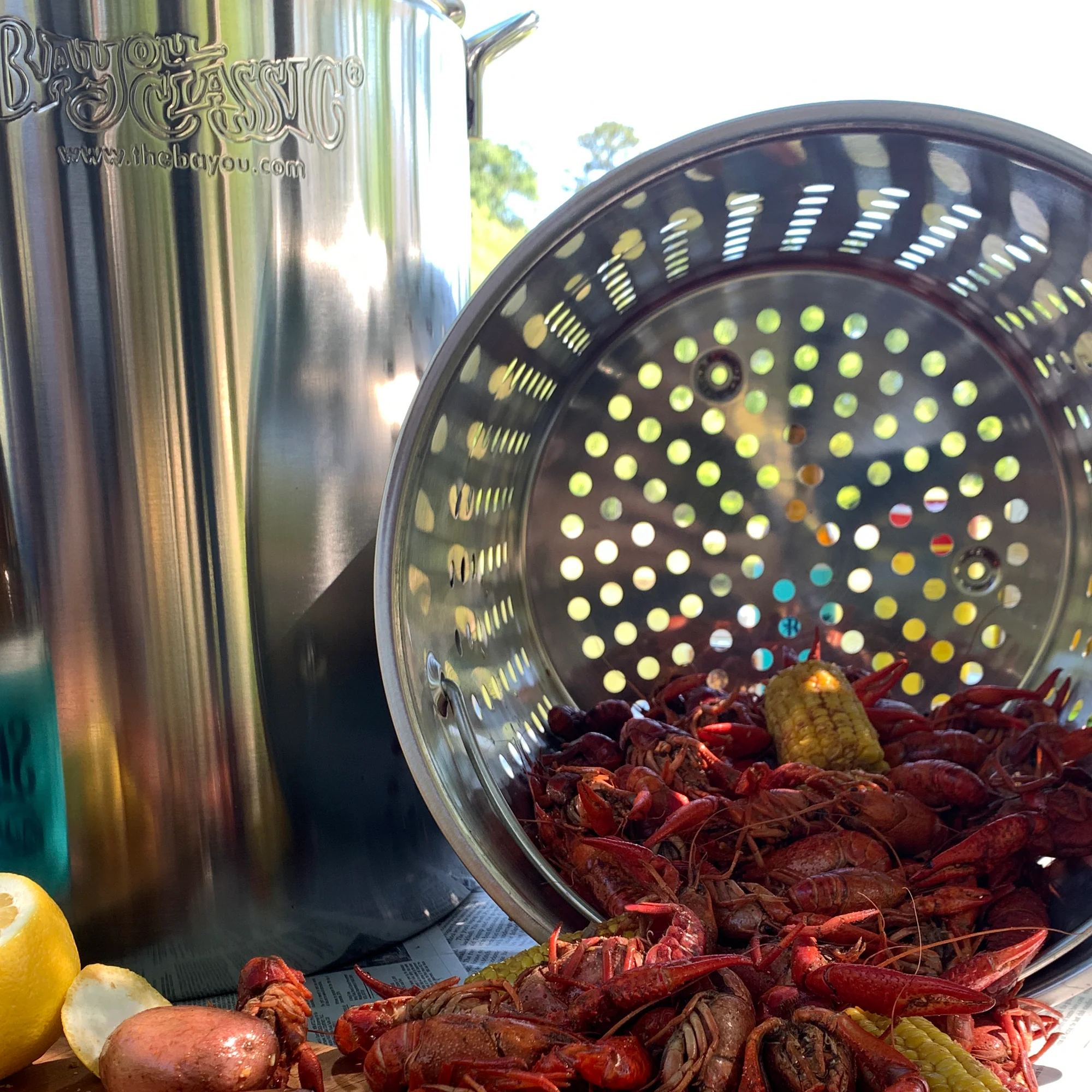 44-qt Stainless Stockpot with Lid and Basket - Image 5