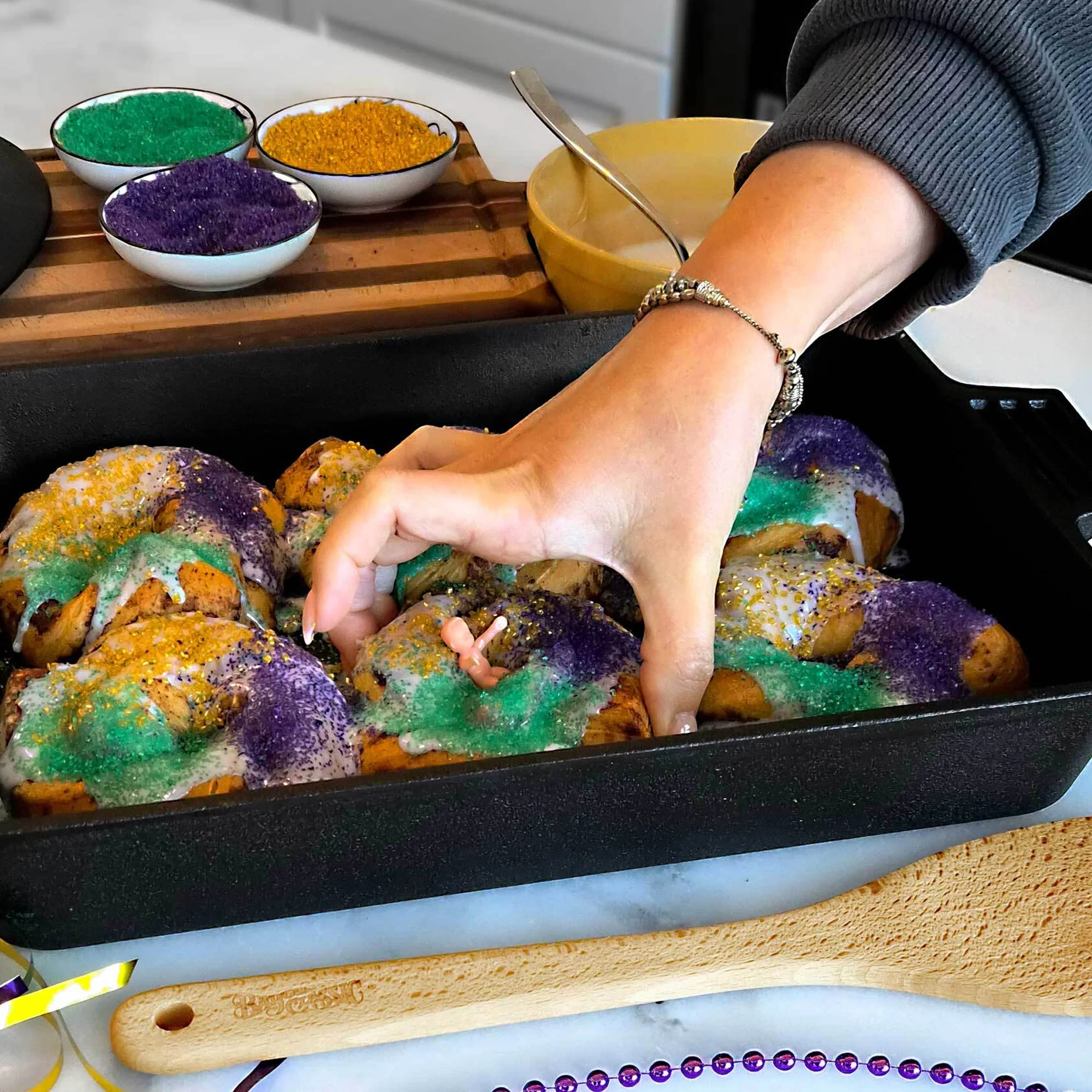 8-in and 13-in Cast Iron Pan Set - Image 6