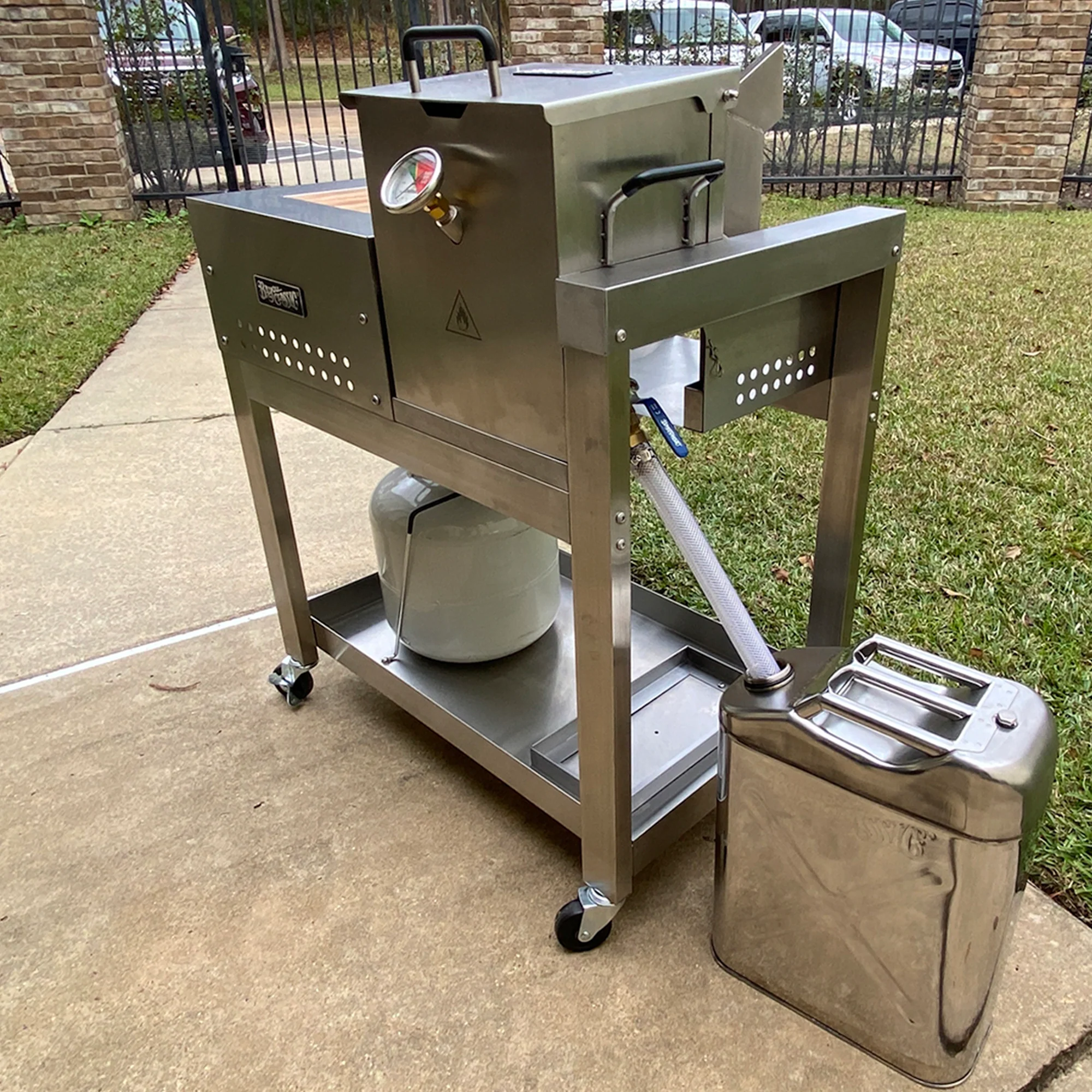 Bayou® Fryer Drain Extension Hose - Image 3