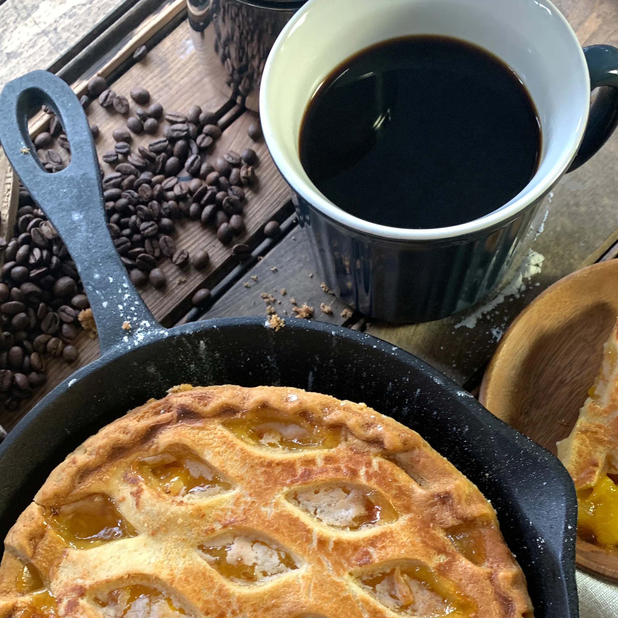 8-in and 10-in Cast Iron Skillet Set - Image 6