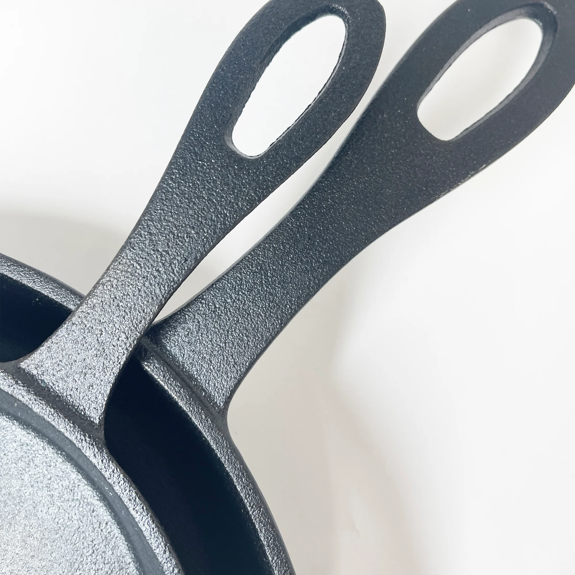 10-in and 12-in Cast Iron Skillet Set - Image 4