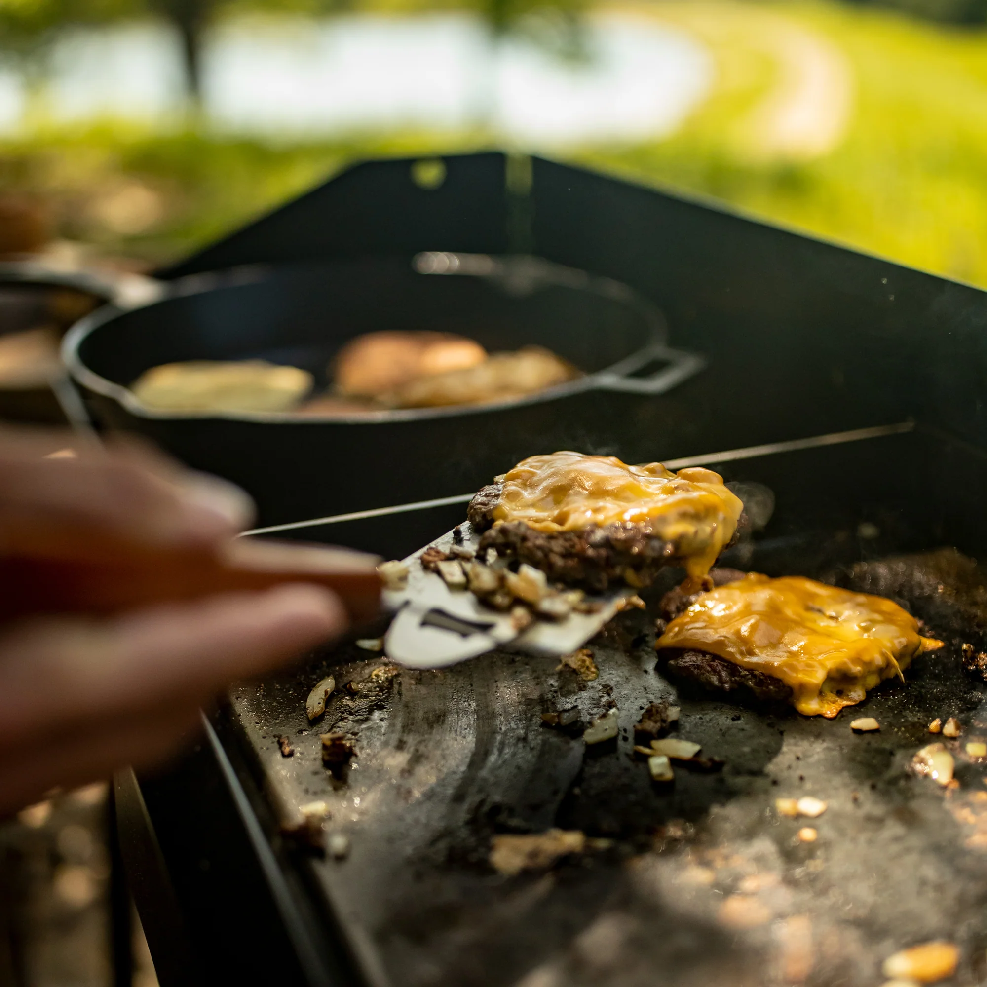 Double Steel Griddle with Grease Trap - Image 4
