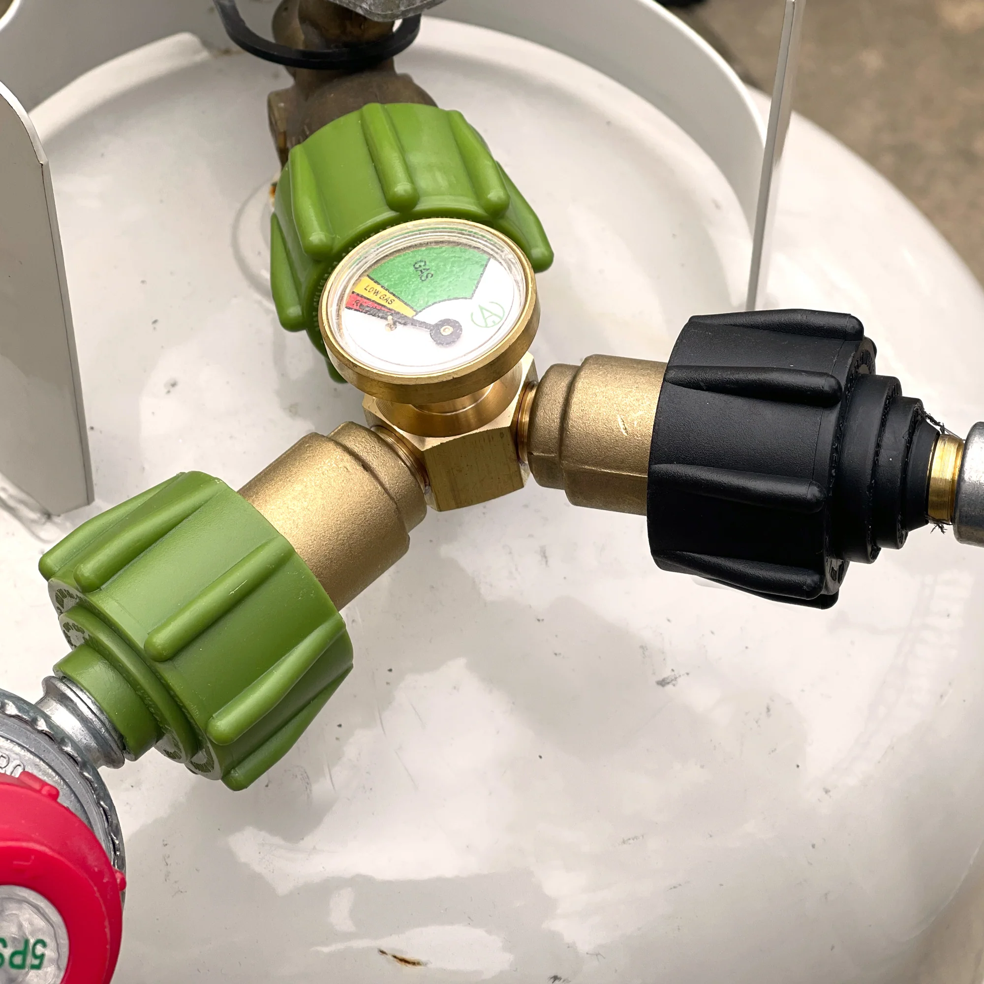 Y-Splitter w/ Propane Level Gauge - Image 3